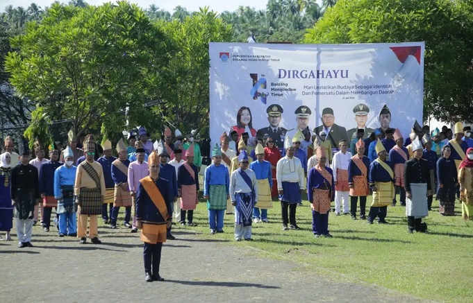 Pimpin Upacara HUT Boltim ke-14, Bupati Sachrul Ajak Masyarakat Mencintai Daerah 2 Upacara HUT Boltim ke 14 4