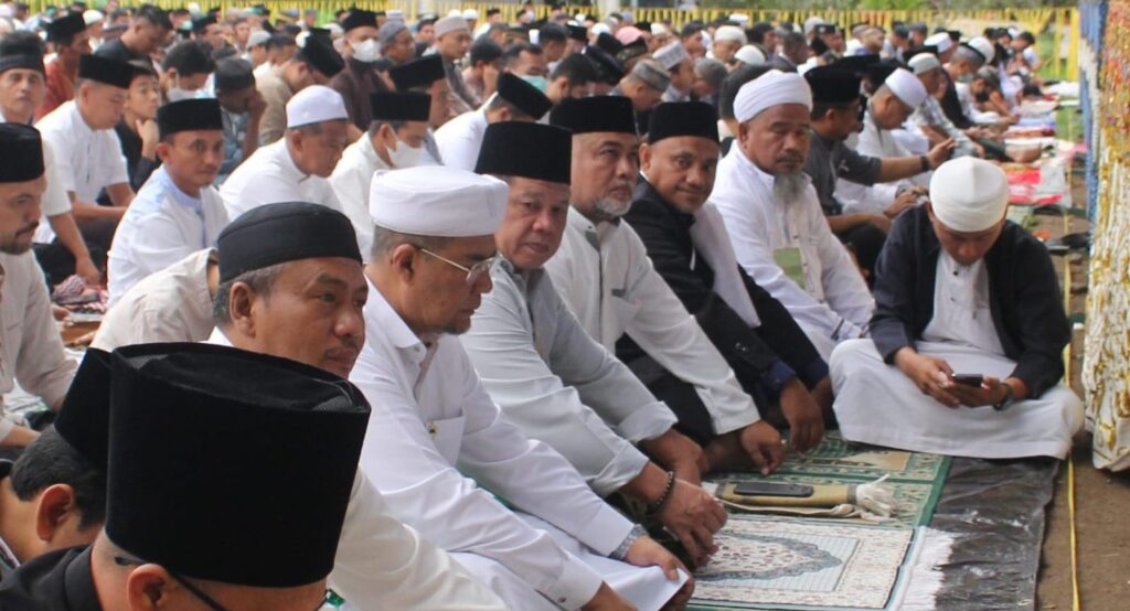 Wali Kota dan Wakil Wali Kota Kotamobagu Sholat Idul Adha di Lapangan Boki Hotinimbang 1 idul adha 2 1536x1023 1