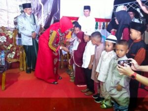 Bupati Limi Hadiri Malam Nuzulul Qur’an di Desa Bumbung
