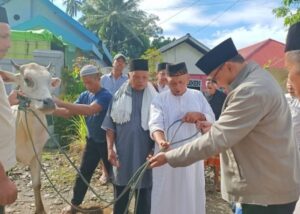 Pj Bupati Limi Mokodompit Sholat Idul Adha di Desa Muntoi