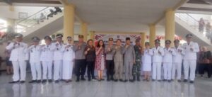 Bupati Bolmong Jusnan Mokoginta Serahkan SK Perpanjangan Masa Jabatan 193 Sangadi