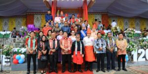 Wagub Steven Kandouw dan Wali Kota Asripan Nani Hadiri Perayaan 120 Tahun Pekabaran Injil GMIBM